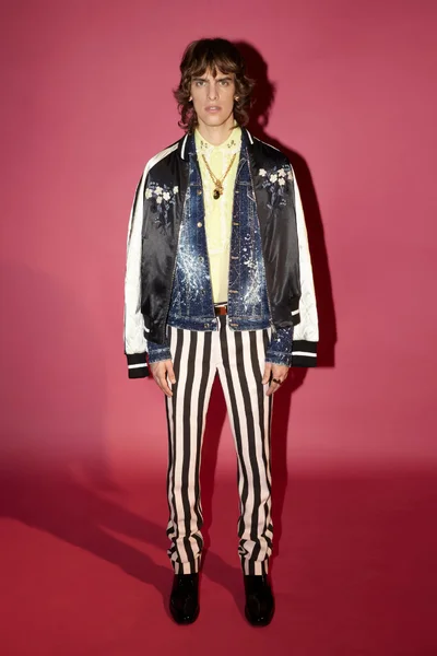 Look 23